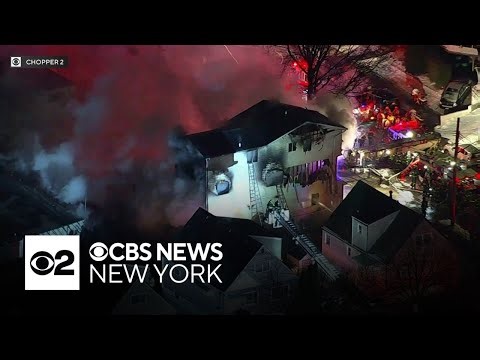 3 NYC firefighters hurt in raging house fire on Staten Island