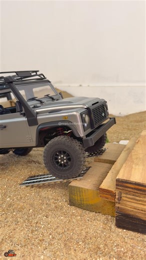 Wood Climbing Obstacle Course | Defender MN98 SUV vs JXC LR1801 1:18 4WD RTR #rc #rccar #shorts