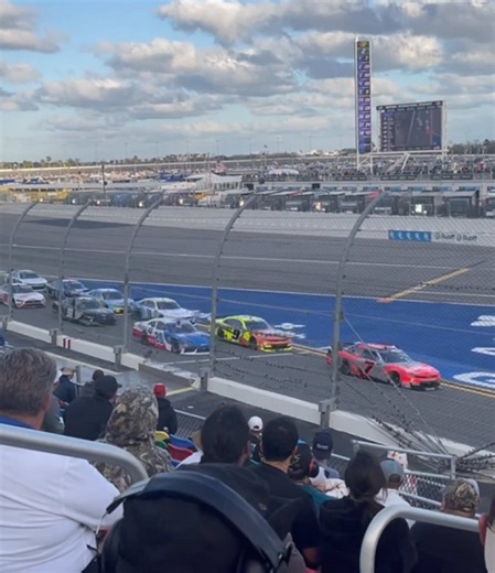 Justin Allgaier Leads Green Flag Racing | NASCAR Xfinity Series at Daytona | February 2023 Justin Allgaier leads the field as green-flag racing gets underway during the NASCAR Xfinity Series event at Daytona International Speedway in February 2023. Watch the pack fan out, form drafting lines, and battle for position on the high banks of Daytona as the race comes to life. 📍 Track: Daytona International Speedway 🏁 Series: NASCAR Xfinity Series 📅 Date: February 2023