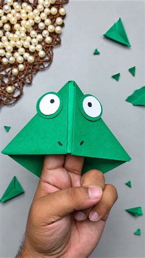 Paper sheet frog easy craft ideas for kids destroy reverse video #frog #papercraft #kids #craft #diy