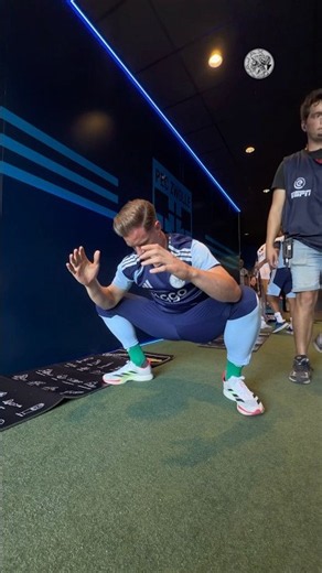 Ter Stegen ready for his Ajax debut 🧤