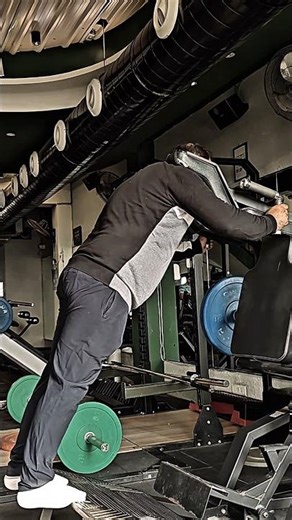 🔥standing calf raises | build strong & defined calves fast🦵 #calfworkout #legday #gymshorts #fitness