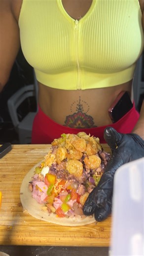 La Empanada Mar y Tierra que Debes Probar