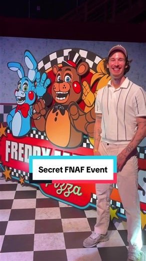 why did they invite me 💀 #fnaf2 #fivenightsatfreddys #fnafcosplay #fnafmovie