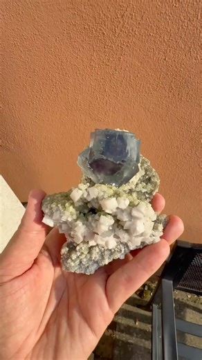 Fluorite on Feldspar - China | Fine Art Minerals | Fine | Mineral | Specimen |