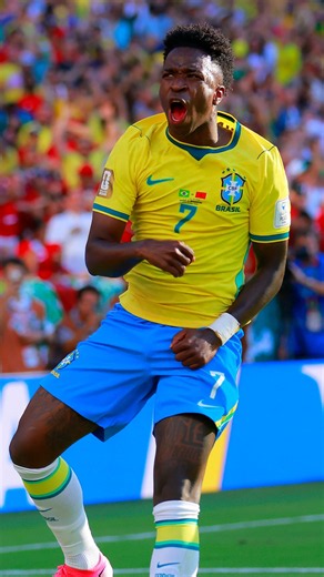 Vinícius Jr doing Vinícius Jr things 🪄 🇧🇷