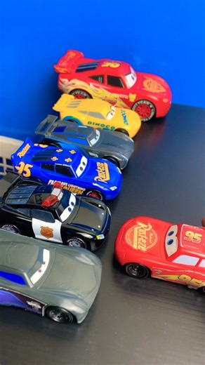 Lightning Mcqueen Review: Disney Pixar Cars 3 #toys #cars #cartoys #mcqueen #pixar #mcqueencars