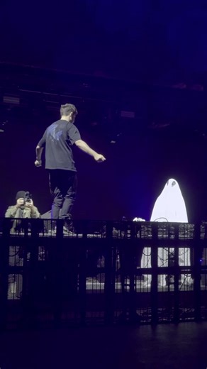 thx @JAUZ :D 👻 #dayofthedeadmau5 night 1 was epic red rocks! Seeya back for night 2 tomorrow night. #deadmau5 #fyp