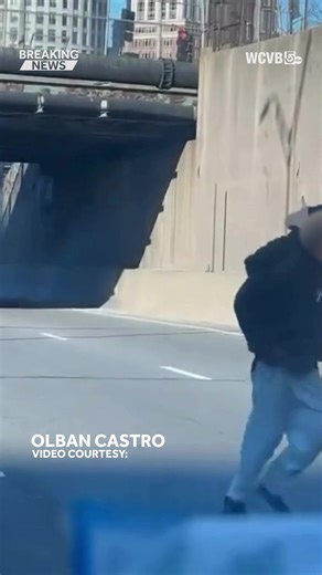 Wild video shows a man clinging to the back of a truck on the Mass Pike Tuesday morning. https://www.wcvb.com/article/man-clings-to-pickup-mass-pike-video-boston/69991448 | WCVB Channel 5 Boston