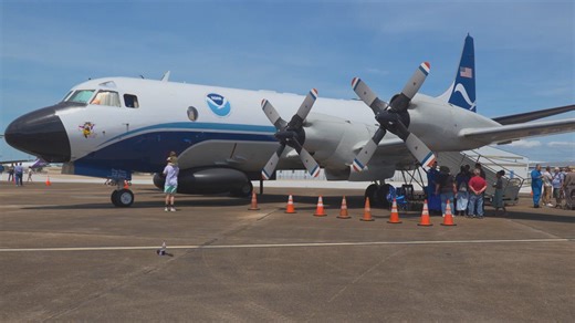 Hurricane Hunters showcase aircraft, stress preparedness