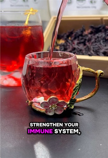 🌺 Hibiscus Tea Benefits 🌺 1. Rich in Antioxidants: Helps combat oxidative stress. 2. Supports Heart Health: May lower blood pressure and cholesterol levels. 3. Boosts Immune System: Packed with vitamin C. 4. Aids Digestion: Promotes healthy digestion and gut health. 5. Weight Management: May help reduce body fat and support weight loss. 6. Anti-Inflammatory Properties: Can reduce inflammation in the body. 7. Hydrating and Refreshing: Perfect for hot days or as a cooling drink!✨#hibiscus #tea #