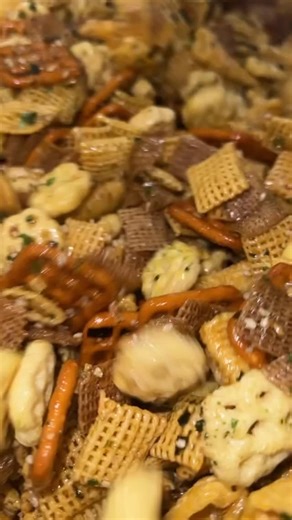 KK Crunch Snacks | Chex Mix on Instagram: "Taking orders. •daily sweet tooth •party favors •valentine gift snacks •munches •just because Fulfilling all cravings! #chexmix furikake"