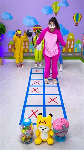 😆 Balance, Trust, and BIG Laughs in This Silly Challenge! #shorts #diyforkids