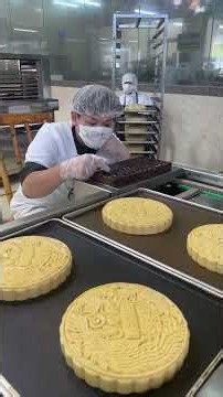 Only by working at a mooncake factory did I realize that factories can also be very relaxed.#India