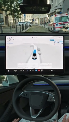 Tesla FSD (Supervised) Ignores a Man Waving It Through
