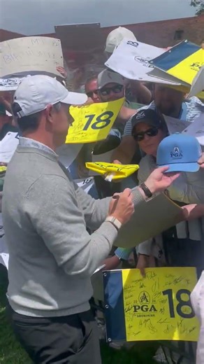 Rory McIlroy signs autographs, says blister on foot feels fine