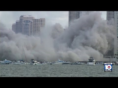 Engineers implode Mandarin Oriental in Miami's Brickell Key