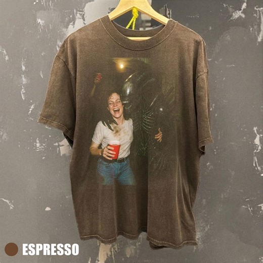 Alien Party Dance Wash Shirt, Movie Meme Comfort Colors Tee, Sci-fi Graphic Top, Alien Movie T-shirt, Gift for Horror Movie Lover - Etsy