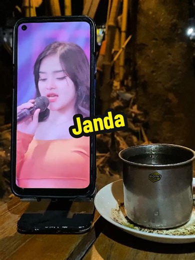 Janda - Laila Ayu | Lirik & Info Lagu Dangdut Koplo