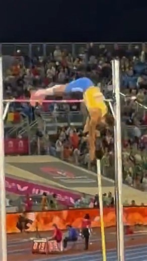 Pole Vault News: A New Height Takes the Spotlight! #shorts