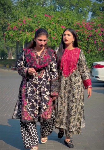 Minahil Malik's Beauty Walk at Farah's Salon