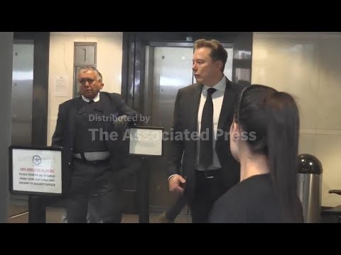 Elon Musk arrives at courthouse for OpenAI trial in California
