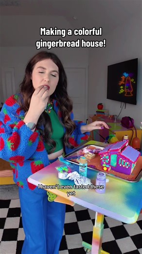 Creating a Colorful Gingerbread House Tutorial