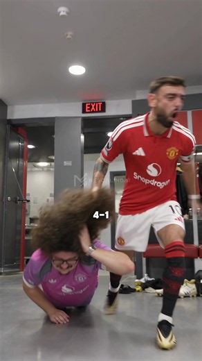 Manchester United’s 4-1 HUMILIATION against Como has piled even MORE pressure on Michael Carrick 😳 Meanwhile, Cesc Fàbregas and Nico Paz are enjoying life in Italy without a care in the world 😭 Is Carrick’s time at Manchester United coming to an end 👀