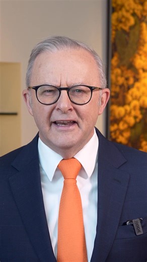 #DTTV: PM’s New Year resolve amid Bondi grief The Prime Minister has made a request of Australians as the country welcomes 2026 against a backdrop of grief ▶️ https://bit.ly/4pZ2Chk | Daily Telegraph