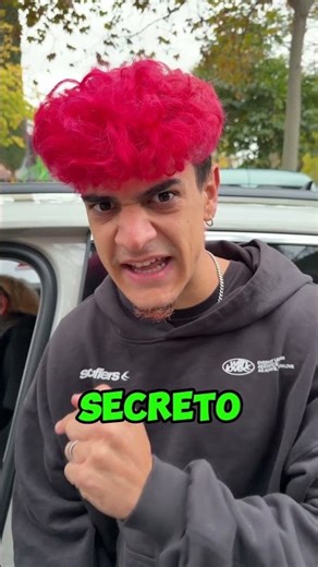 Mi AMIGO ESCONDE ALGO en su ZAPATO!