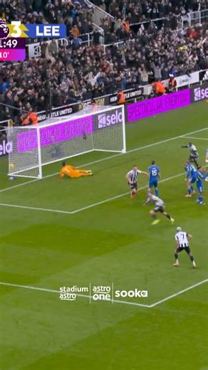 PANDEMONIUM AT ST JAMES' PARK! HARVEY BARNES HAS WON IT FOR NEWCASTLE WITH THE LAST KICK OF THE GAME 💥 Missed the action? Watch Premier League highlights on Stadium Astro YouTube, Astro One and sooka #AstroPL | Stadium Astro