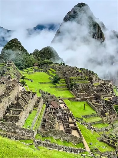 Machu Picchu: The Iconic Incan City in Peru 🇵🇪