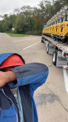 Come onnnnnnn and get it#trucker #viral #walle #mad | Trucker