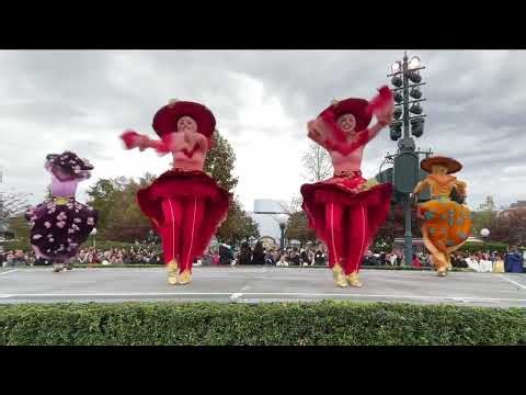 Mickey's Halloween Celebration | Disneyland Paris Show and Parade