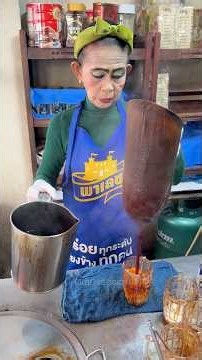 Bangkok Aunty Makes Sweet Iced Milk Tea