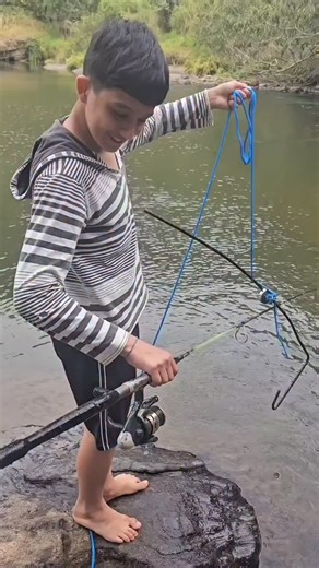 Pesca Magnética Oficial on Instagram: "Magnet Fishing in a Brazilian River Reveals Hidden Metal Finds #MagnetFishing #BrazilRiver #RiverFinds"