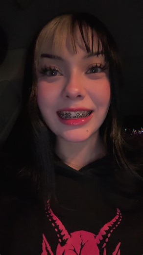 Video de SkinnyGhostiee🧛🏻‍♀️ (@zury_doblas) relacionado con “cornelio con brackets”