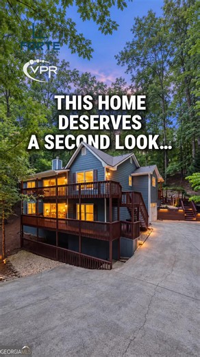 A second look could lead to your next move. 📍 Lake Arrowhead | Waleska, GA 🏡 Now offered at $610,000—with NEW incentives! ✨ A full year of HOA fees paid by the seller. ✨ Seller-paid rate buydown OR equivalent closing cost assistance when using the preferred lender. Spectacular amenities and a home to picture yourself in this holiday season. 📩 Message me for details and let’s schedule your tour! ——— Una segunda mirada podría acercarte a tu próximo hogar. 📍 Lake Arrowhead | Waleska, GA 🏡 ¡Nue