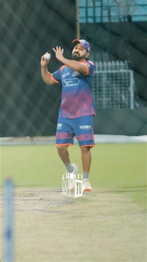 Rate Ro’s imitation of Abhishek Nayar’s bowling action in one word 👇😂 | #MumbaiIndians #TATAIPL