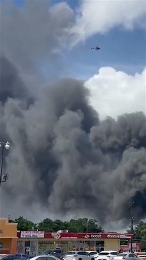 Massive Fire in Houston, Texas COVERS City in Giant Clouds of Black Smoke #shorts