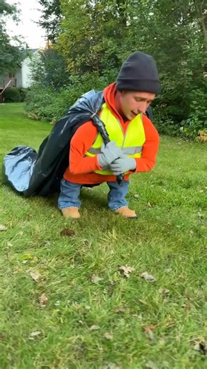 I Shrunk 5 Feet for Halloween 🤣 Perfect diy Halloween costume that will get your brain second guessing itself. Hilarious illusion dads can make fro their kids this holiday season. 🎬 This video was produced by Network Media and Benson Bros | Rick Lax