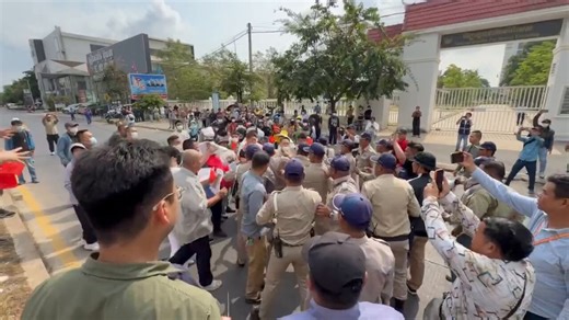A Khmer woman from Sihanoukville says she has $1 million frozen in Huione. She has deposit records but no signed contract. She was among about 100 depositors blocked from the National Bank this morning. Police used batons. Two Chinese protesters were left bleeding. News Today reporting.