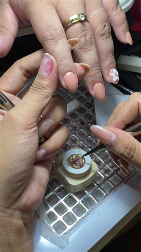 How to Apply Chrome Powder on Nails (No Matte Top Coat!)