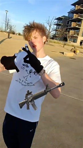 Strangers guess fortnite gun sounds 😂