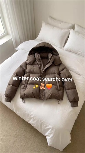 The Perfect Oversized Puffy Winter Coat: Cozy & Stylish 🤎