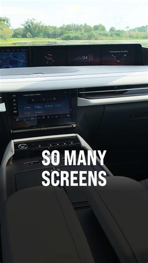 The #lincoln #navigstor has enourmous screens #cars #carsoftiktok | cars