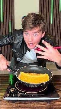 MAKING THE PERFECT OMLETTE 💀