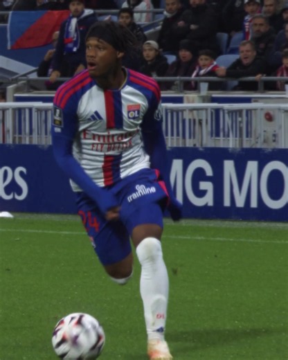 Duranville is a joy to watch 💫🇧🇪 #Ligue1 #Ligue1McDonalds #sportstiktok #duranville #lyon @Olympique Lyonnais @DAZN Belgium 🇧🇪