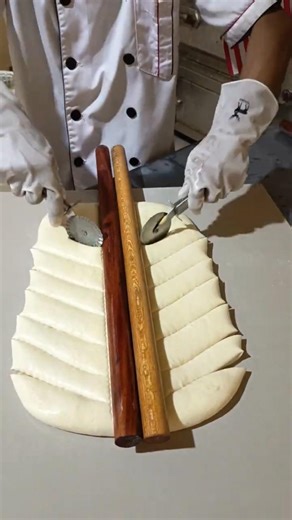 Beautiful Bread Shaping #artisanbread #breadmaking