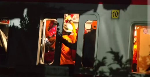 Fatal Train Crash at Bekasi Station in Indonesia Sends Shockwaves Through Jakarta Commuter NetworkEmergency crews in Bekasi, close to Jakarta, are responding to a serious train collision that left at least four people dead late on Monday.According to initial reports, the crash occurred at Bekasi rail station involving a commuter line train and a long-distance passenger train. The impact reportedly triggered immediate emergency protocols as passengers and crew were evacuated from the scene.Offici